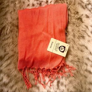 Noble Mount: Lightweight solid scarf